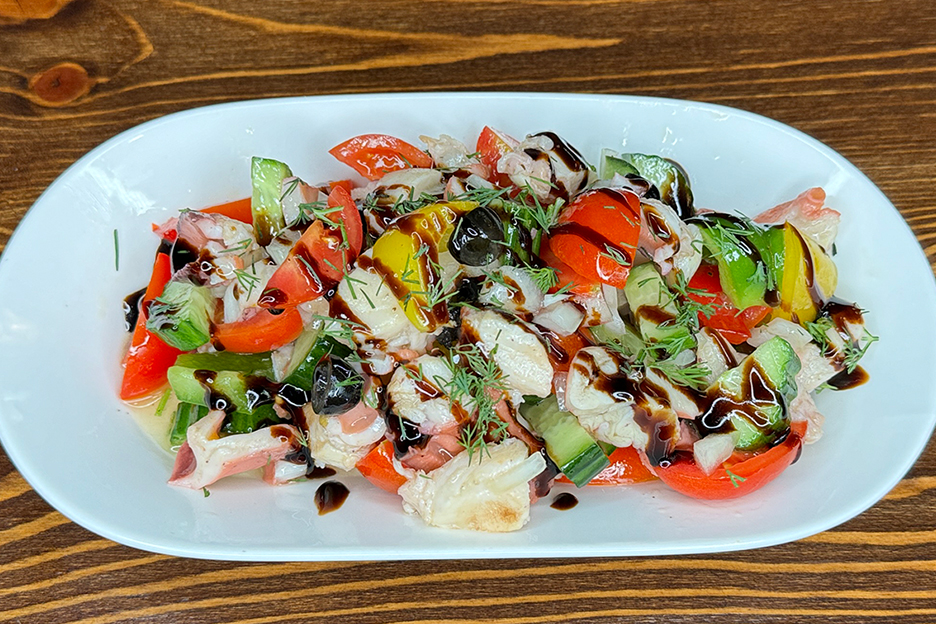 Салат с осьминогом Салат с осьминогом