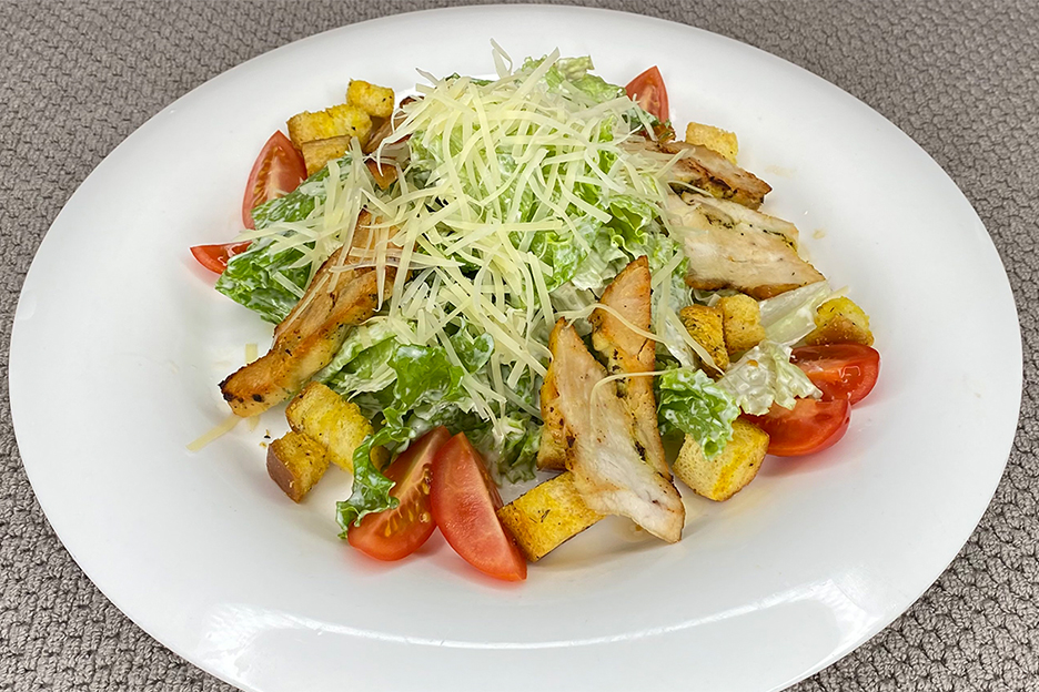 Салат Цезарь с куриной грудкой Салат Цезарь с куриной грудкой